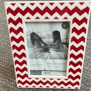Threshold Chevron Patterned Frame in Red and White